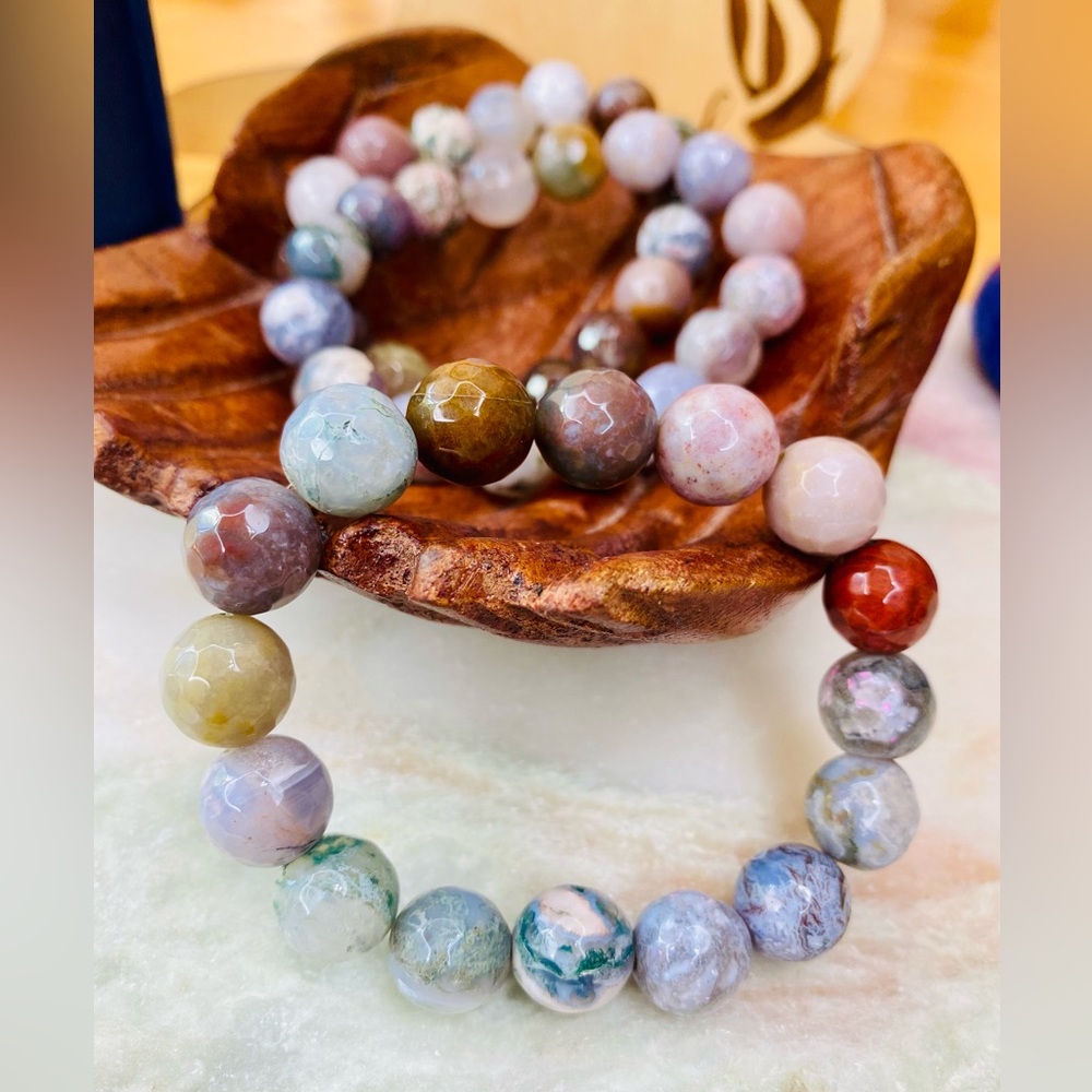 Handmade Faceted Alashan Agate Gemstone Bead Bracelet 12mm